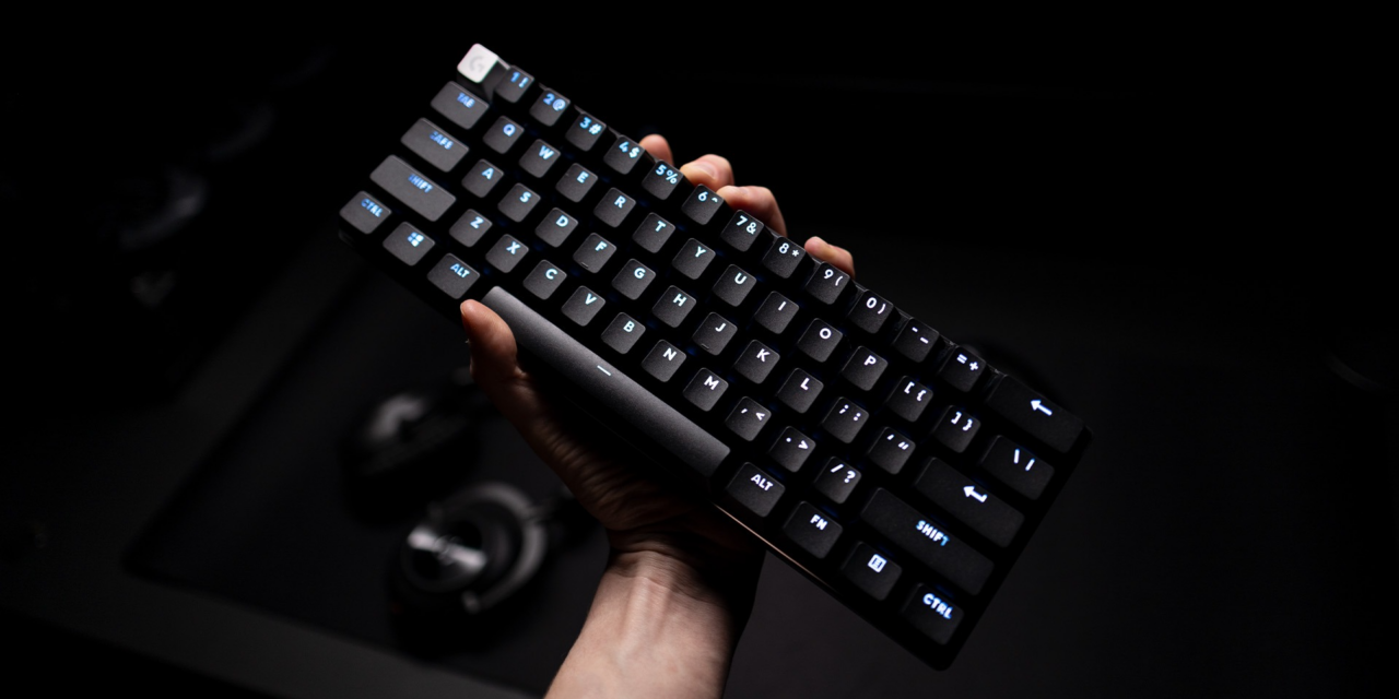 Pequeño y brillante: Logitech presenta un teclado óptico para jugadores