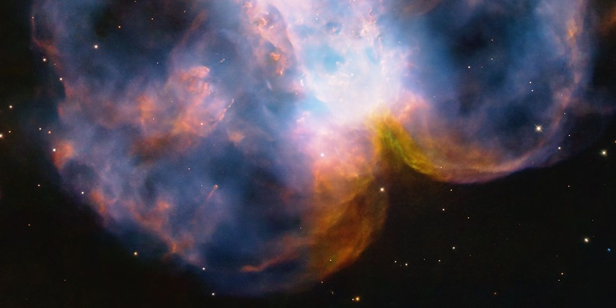 " El Hubble cumple 34 años: lo celebra con una imagen de la espectacular nebulosa de la Pequeña Campana