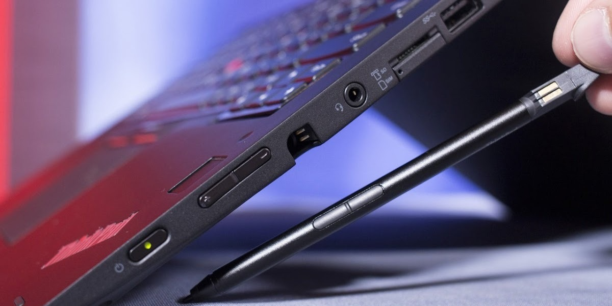Lenovo patenta un portátil con webcam retráctil que es también un lápiz óptico