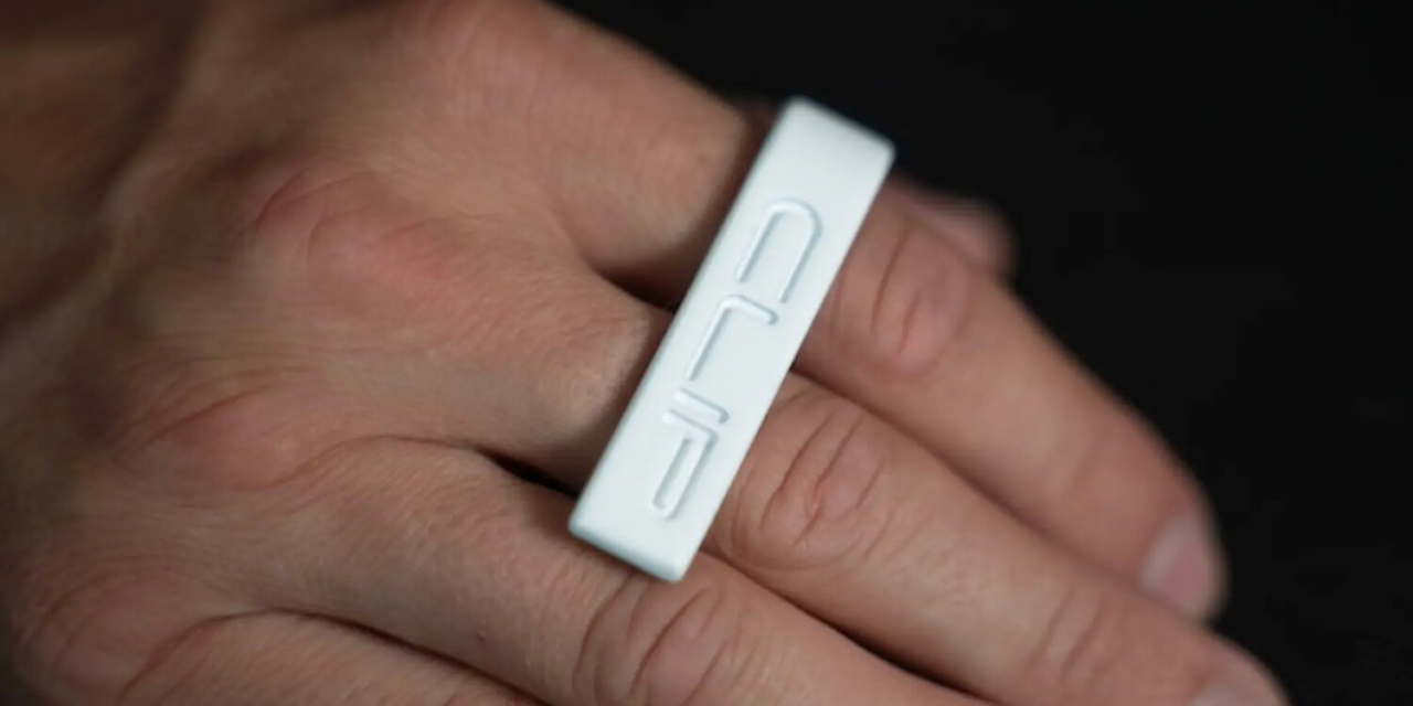 Se ha presentado Clip Mouse, un ratón de ordenador que hay que llevar en los dedos