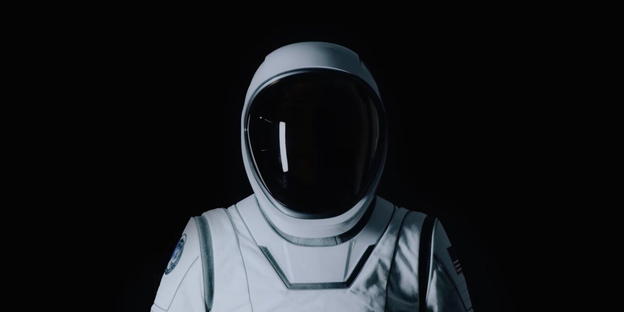 Futurista y práctico: SpaceX presenta trajes espaciales para caminatas espaciales