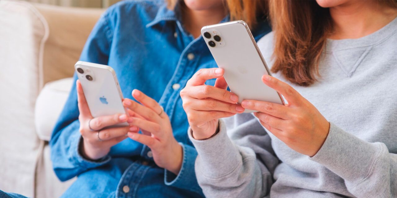 Cómo compartir rápidamente tu contraseña Wi-Fi con otra persona en tu iPhone