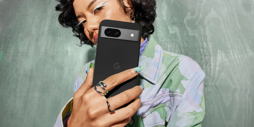 Google ha presentado el asequible Pixel 8a con una pantalla muy brillante y soporte para funciones de IA