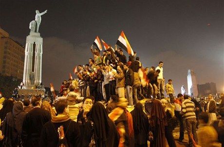 Egipto Celebra... y Obama pide Una Transicion Creible....!!!... Obama Ta Chivo..!!