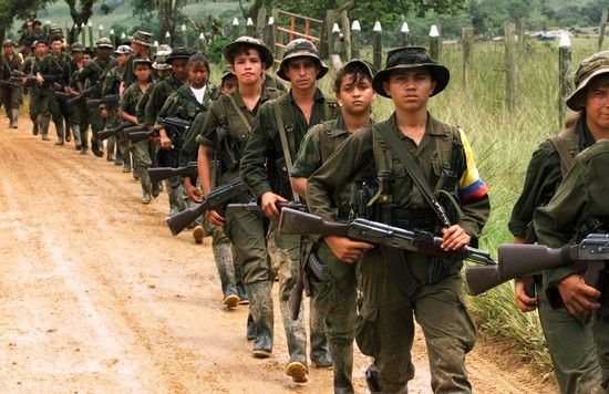 En Colombia: las Farc libera 2 Rehenes...!! malvados deberian soltarlo a todos!!