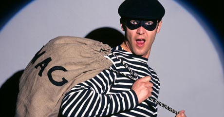 NotiLoca: Cajero de Banco le dice atracador Que está Cerrado...y se fue!!!