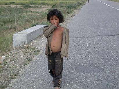 Video: Este es Un Niño Pobre de los tantos de mi País...!!