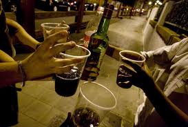 El consumo de alcohol sería más dañino que el consumo de heroína, según investigadores.