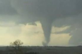 Videoaficionado grabó paso de tornado en Alabama