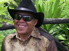 Bachatero Teodoro Reyes denuncia que fue secuestrado