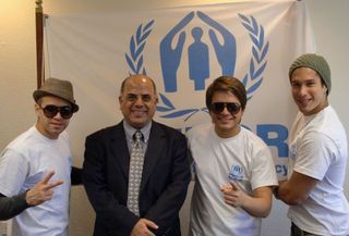 Chino &amp; Nacho Se Solidarizan Con El Mensaje Del ACNUR