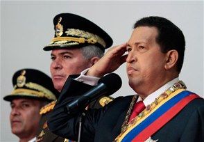 Chávez no asiste al desfile militar. 