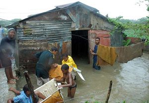 Lluvias rompen record de 30 años en Santo Domingo