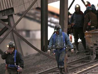  Dos accidentes dejan atrapados a 40 mineros en China