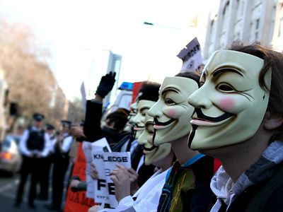 Anonymous atacó Wikileaks