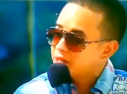 Daddy Yankee se asusta en vivo