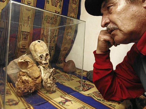 Una momia extraterrestre en Perú
