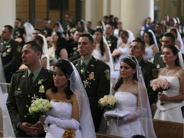 Colombia: 97 bodas en un día