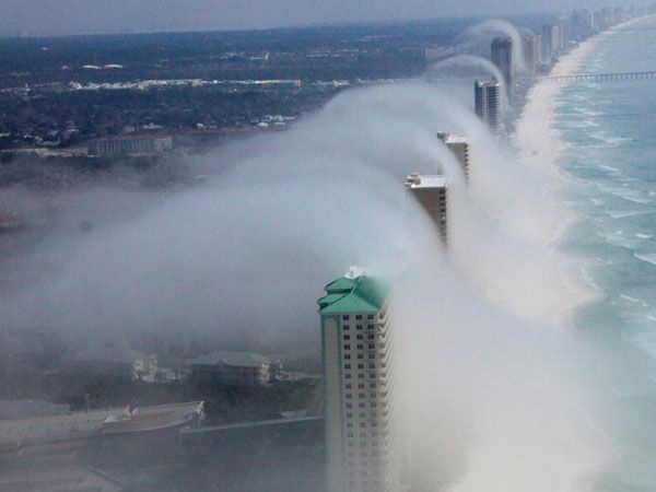 Tsunami de nubes azota Miami